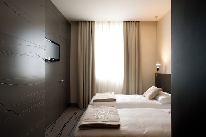 Room 45 of 93