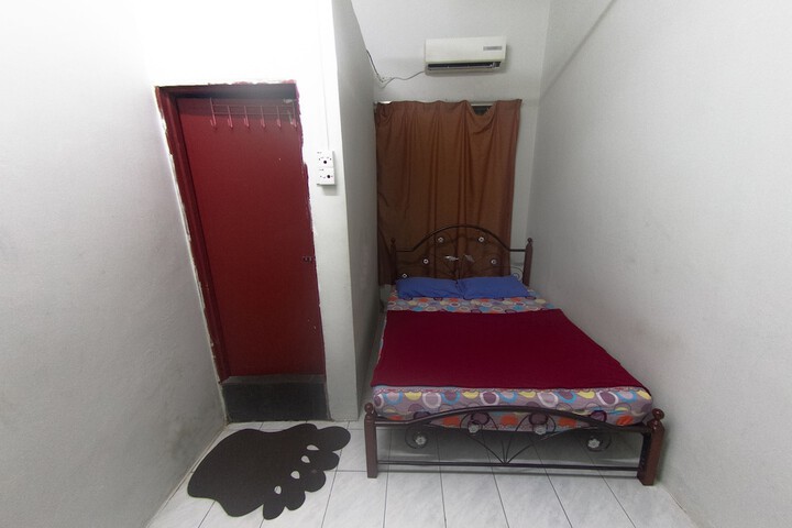Room 5 of 38