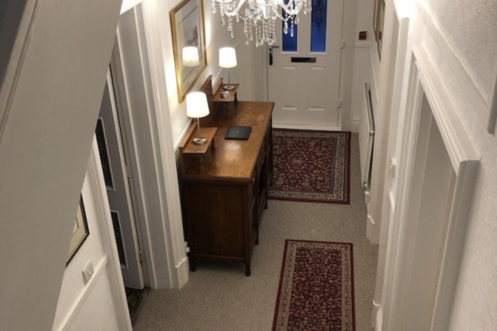 Room 4 of 11