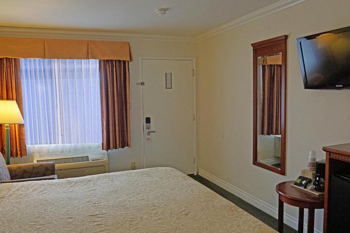 Standard | King Bed (2 of 7)