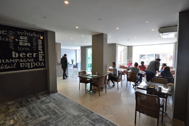 Entrance & Lobby