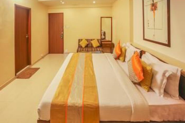 OYO 703 Hotel Shahi Palace