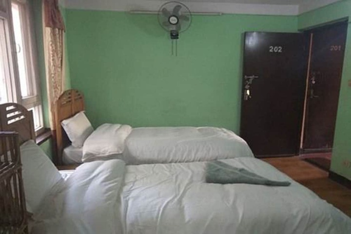 Room 8 of 66