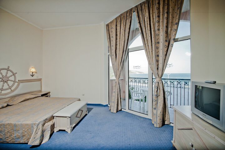 Room 10 of 124