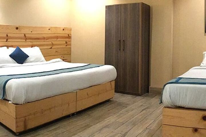 Room 15 of 33