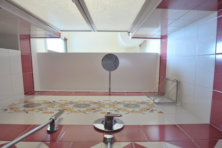 Room 44 of 73