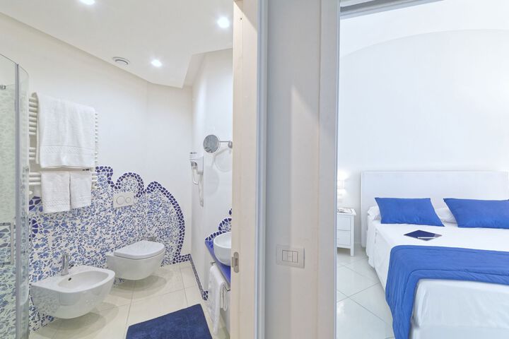Room 3 of 32