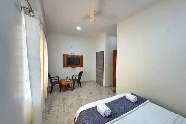Room 12 of 14