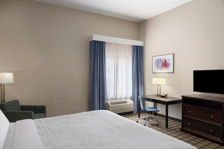 Room 18 of 87