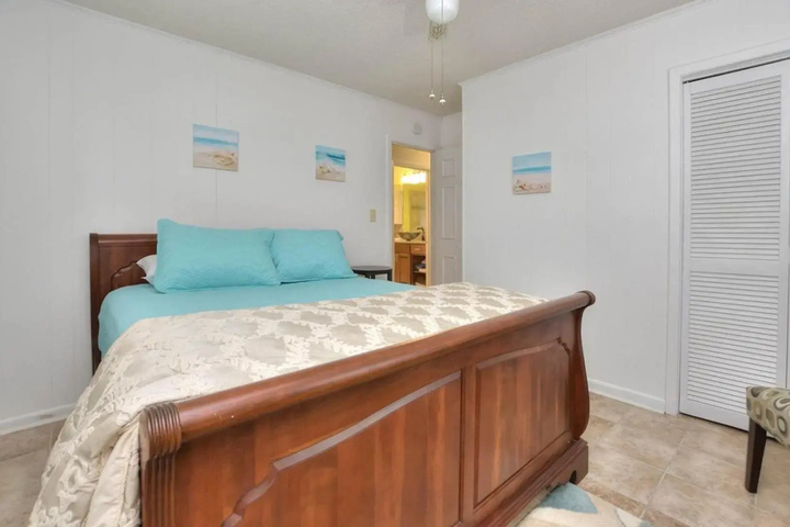 Room 2 of 17