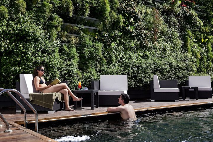 Pool Hotel