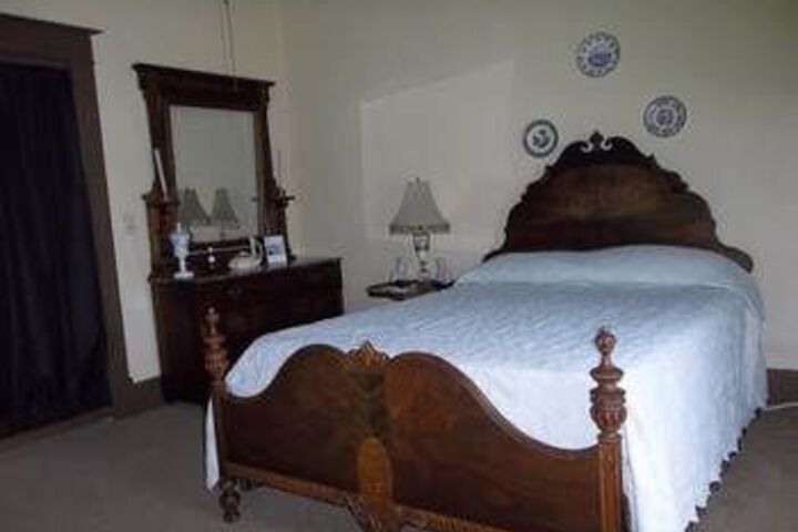 Room 6 of 25