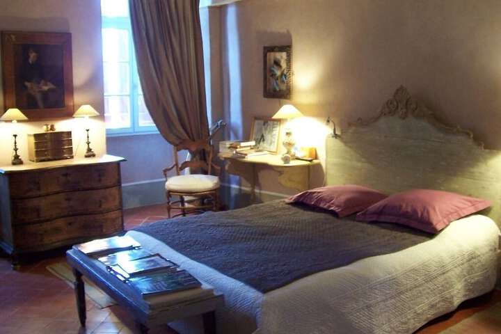Room 6 of 30