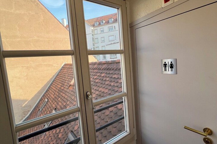 Room 51 of 60