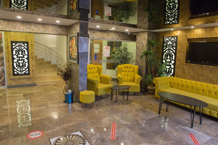 Entrance & Lobby
