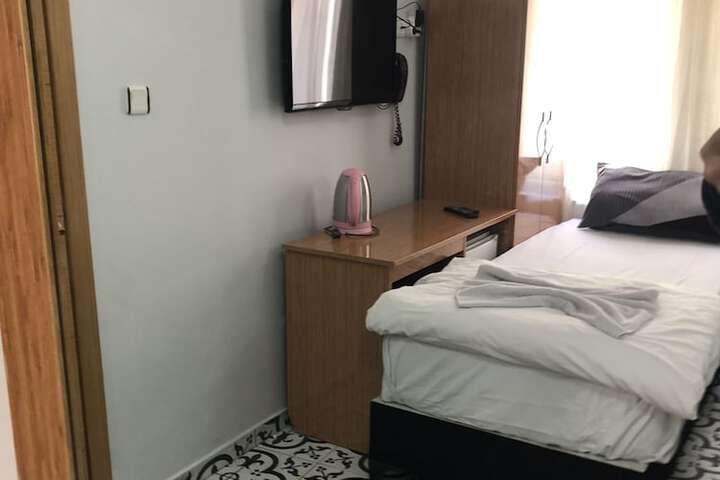 Room 80 of 137