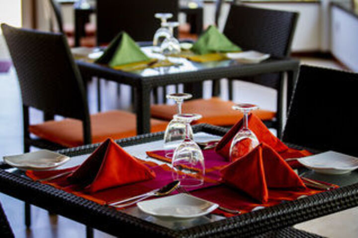 Dining 14 of 15