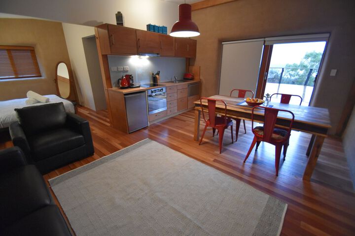 Room 11 of 16
