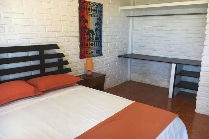 Room 12 of 38