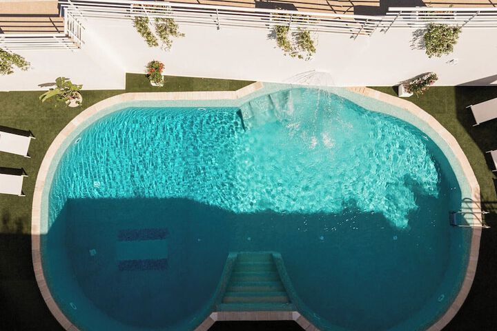 Pool 47 of 76