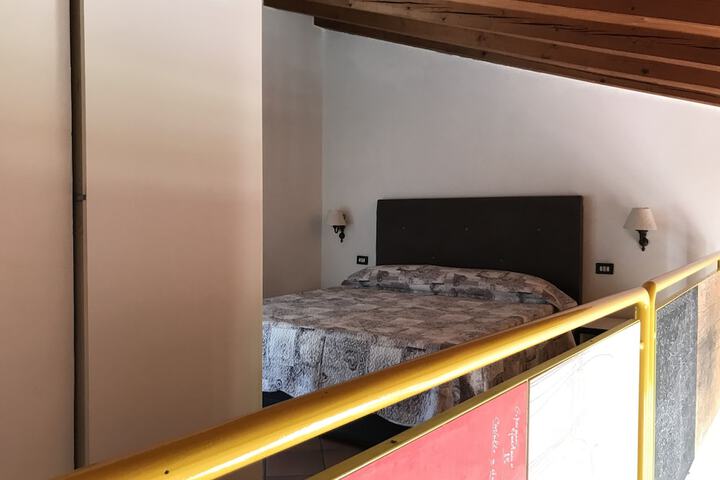 Room 30 of 79