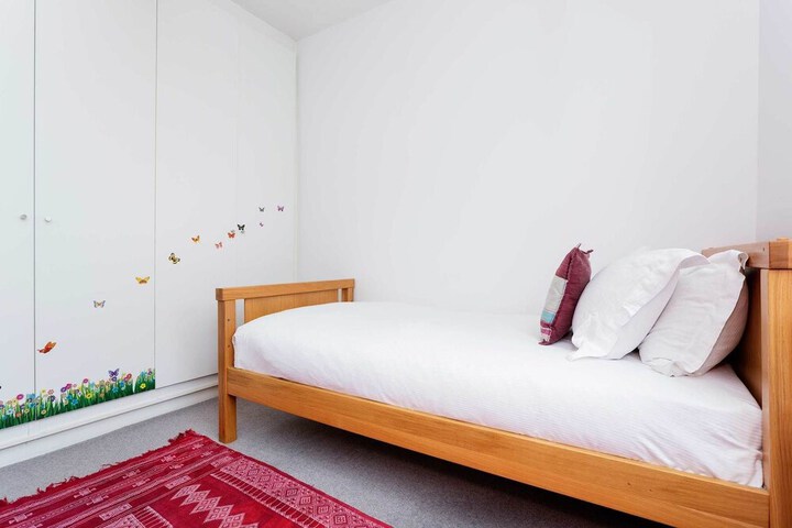 Room 5 of 5