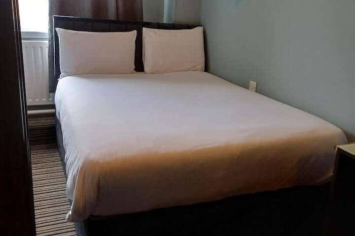 Room 30 of 69