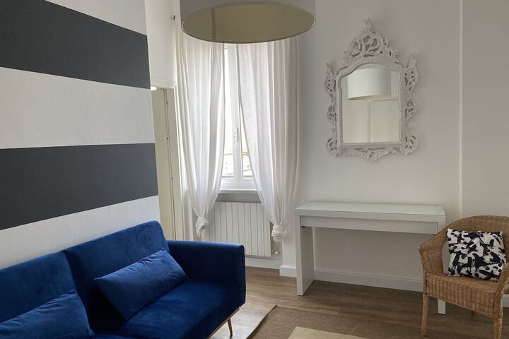 Room 32 of 68