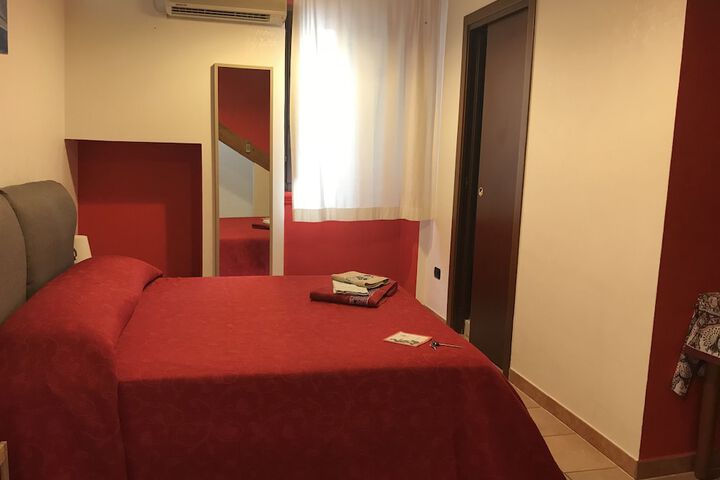 Room 8 of 45