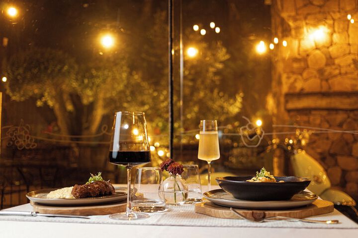 Dining 61 of 110