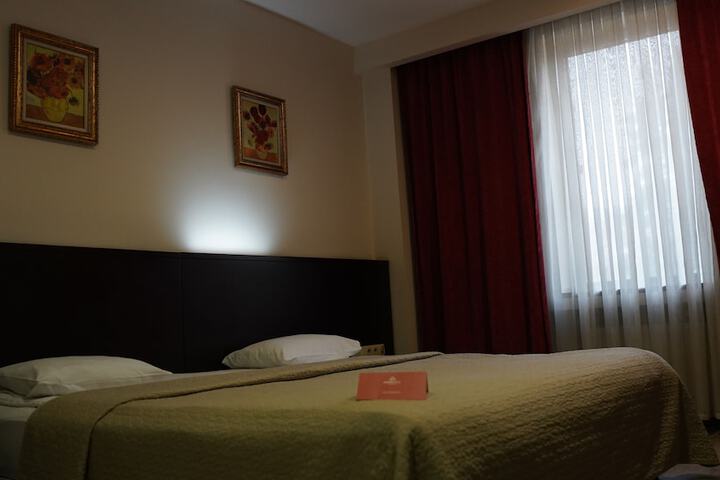 Room 17 of 48
