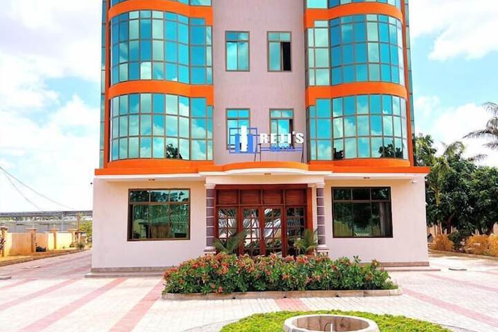 Rejis Hotel