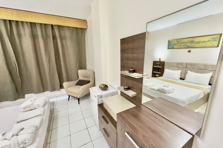 Room 37 of 120