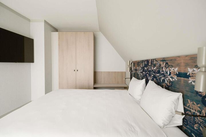 Room 35 of 58