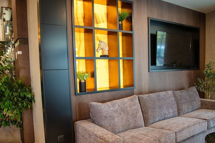 Hotel Interior 4 of 34