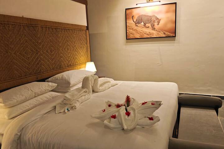 Room 2 of 11