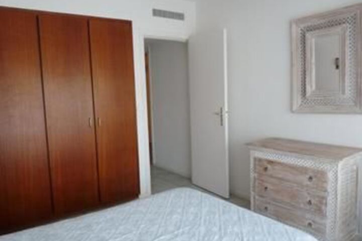 Room 13 of 22