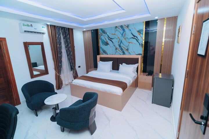 Room 14 of 60