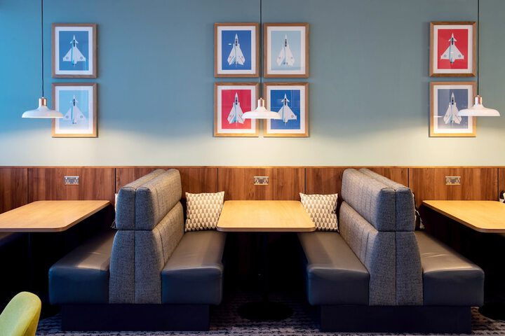 Lounge 149 of 210