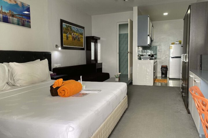 Room 106 of 403
