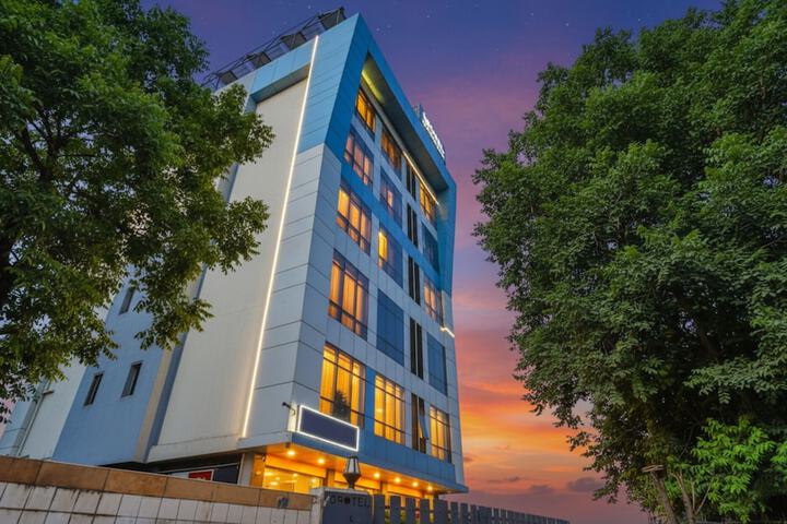 Fabhotel Shubhangan