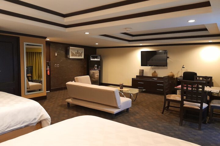 Room 8 of 96