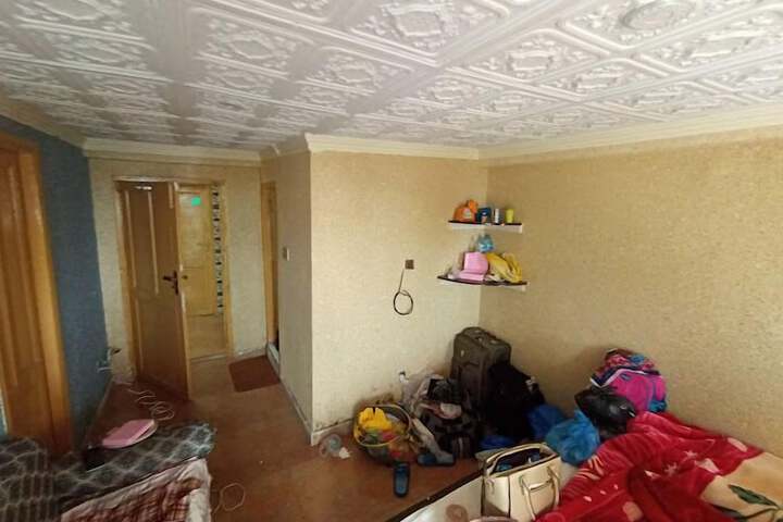 Room 7 of 9