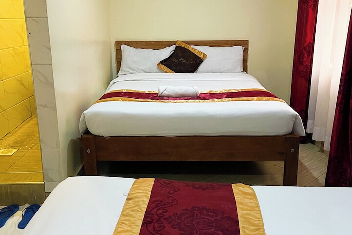 Room 10 of 19