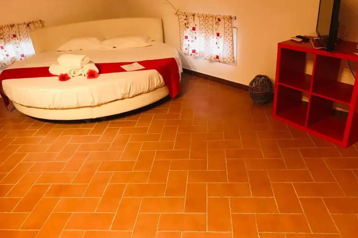 Room 4 of 13