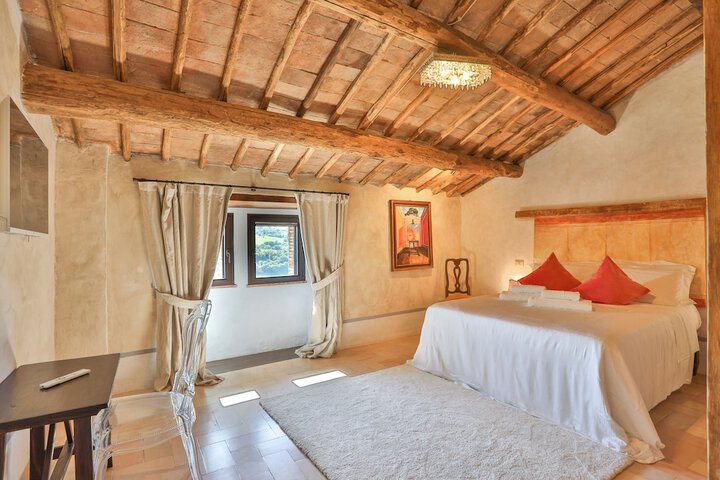 Room 5 of 25