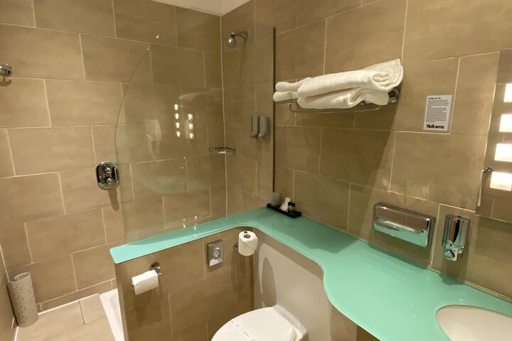 Room 40 of 70