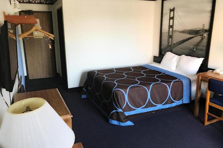 Queen Bed Accessible (2 of 7)