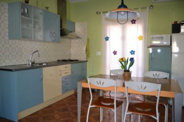 Room 5 of 9