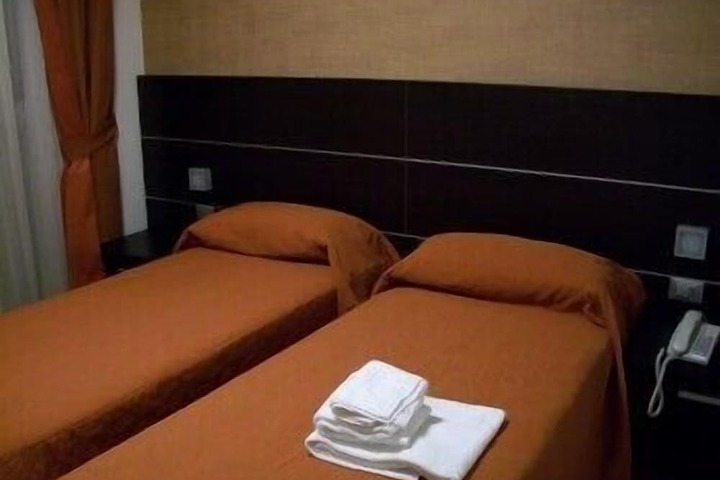 Room 14 of 46
